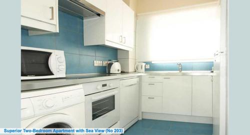 Les Sirenes Apartments