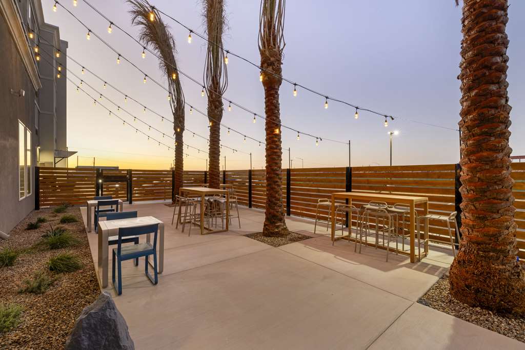 Cambria Hotel El Centro Imperial - photo 7