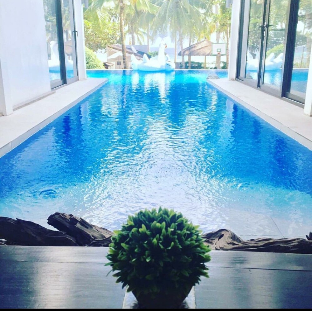 The Whitehouse by the Sea — 4-Star Luxury Hotel in Panglao, Philippines