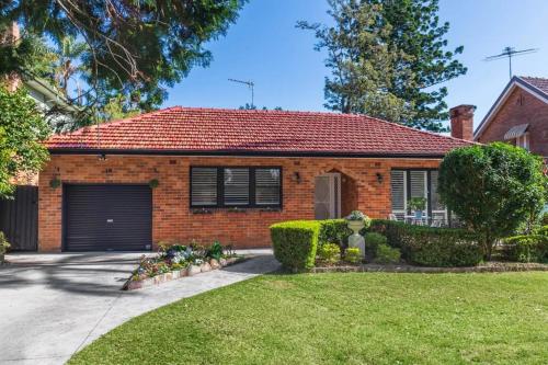 Churchill Gems - last minute hotel in Waitara