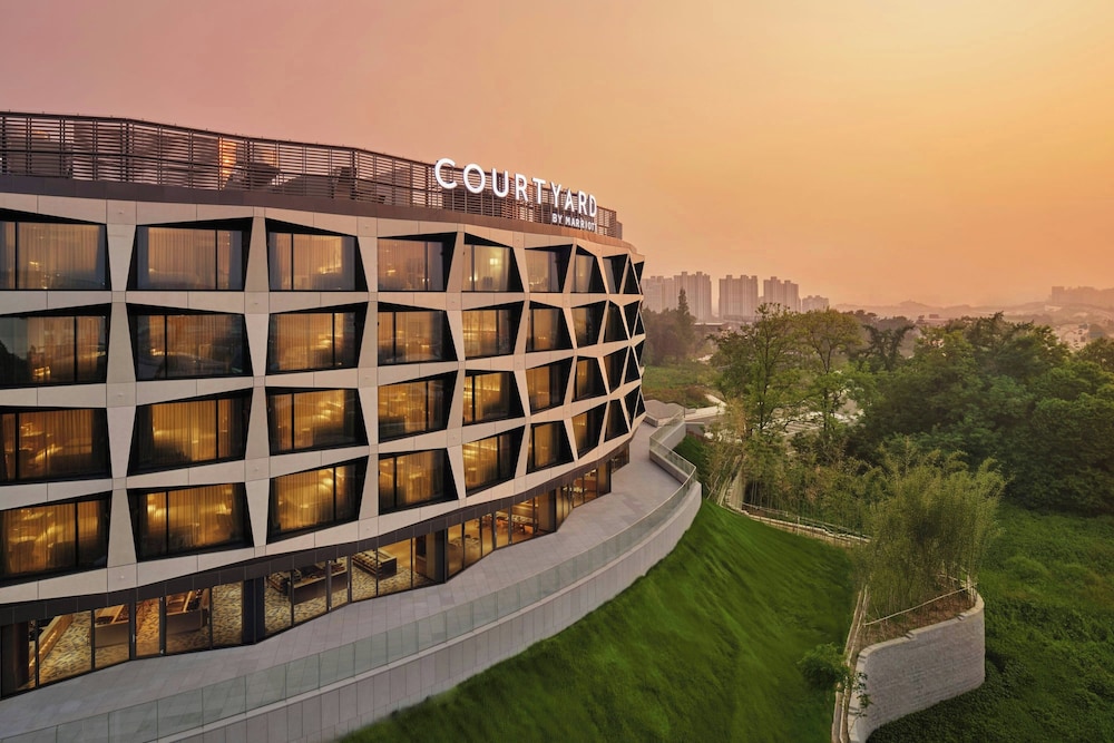 Courtyard by Marriott Pyeongtaek — 4-Star Luxury Hotel in Seoul, South Korea