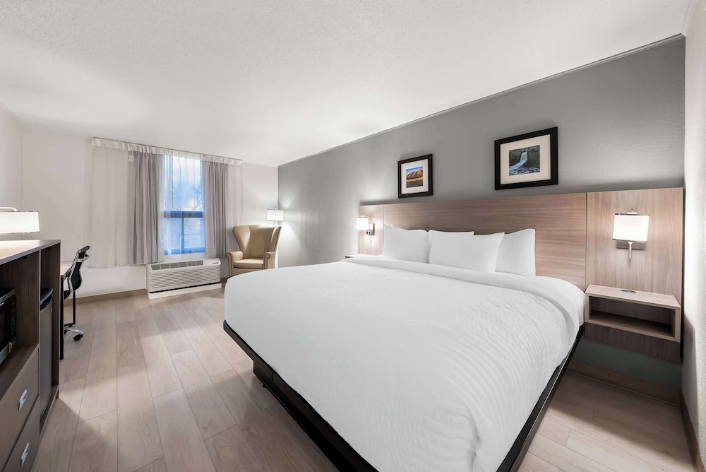 Clarion Inn & Suites and Convention Center - photo 13