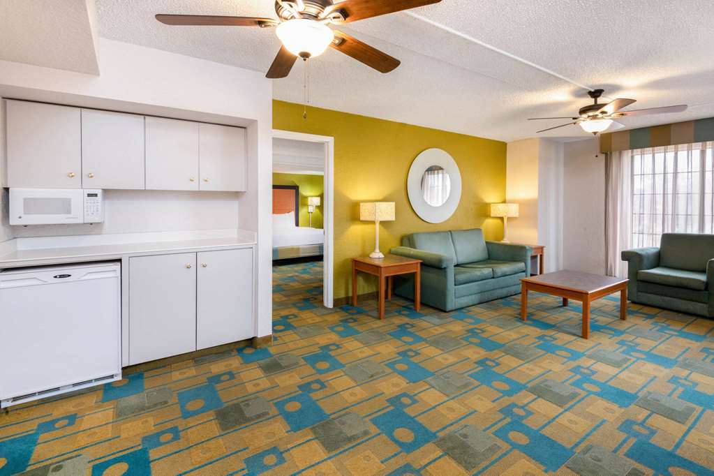 La Quinta Inn by Wyndham Amarillo West Medical Center - photo 23