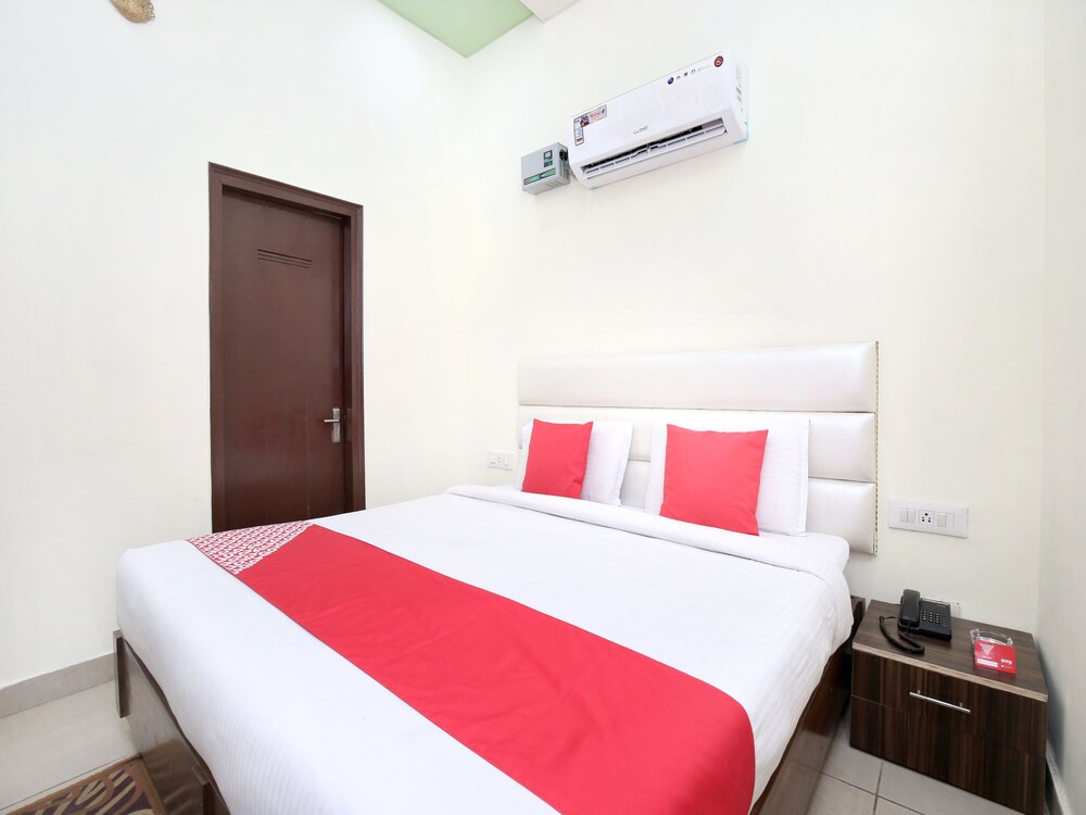 OYO 15644 Hotel Dreamland