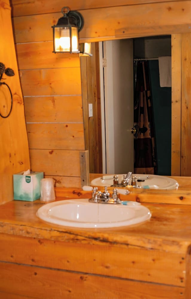 Chinook Winds Motel - photo 11