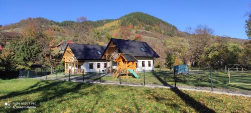 Domek pod brzyzkiem 2 — hotel in Ochotnica Dolna