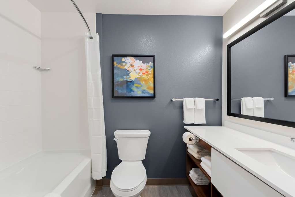 Everhome Suites Glendale Sports Entertainment District - photo 16