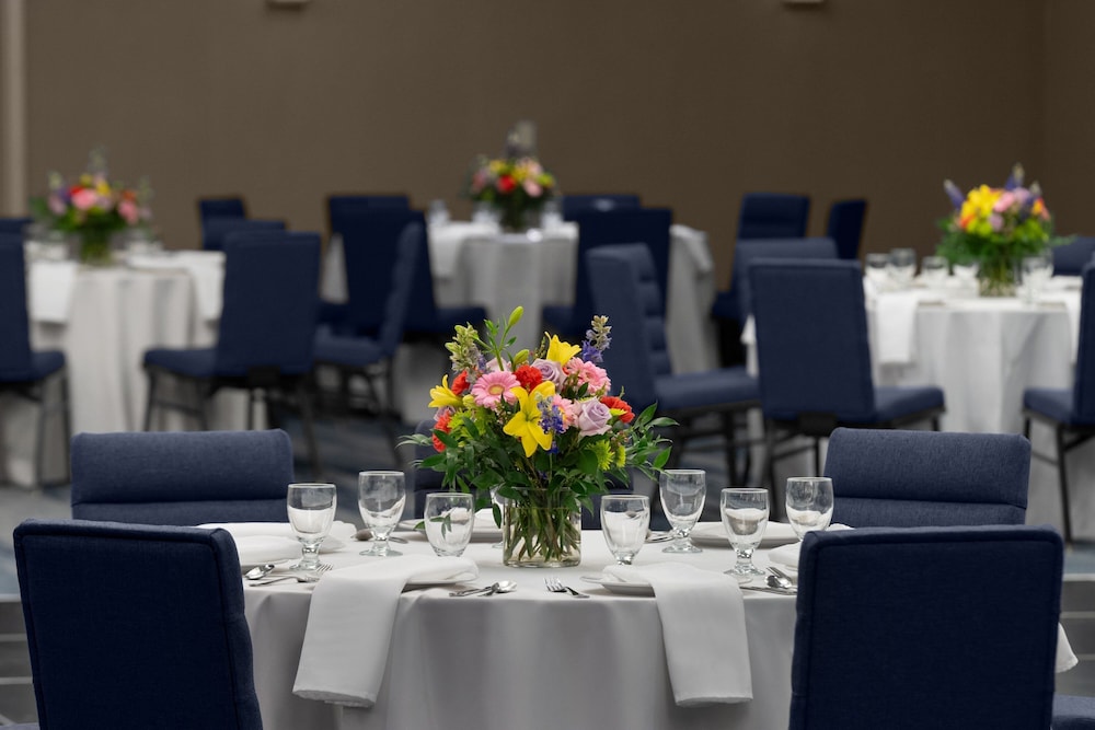Courtyard by Marriott Pittsburgh University Center - photo 32