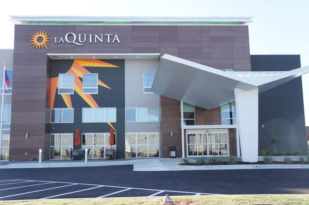 La Quinta Inn & Suites by Wyndham Perry - featured photo
