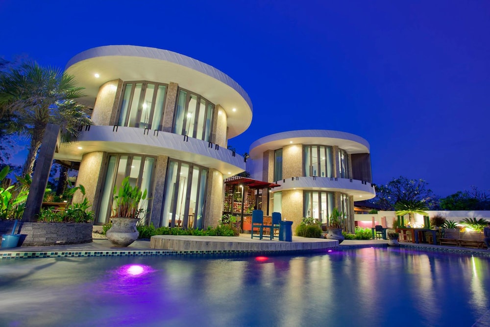 Papa Monkey Resort - carbon neutral hotel in Pran Buri