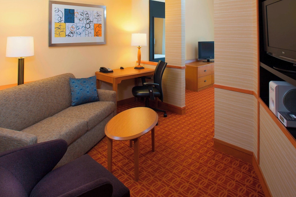 Fairfield Inn and Suites by Marriott Atlanta McDonough - photo 17
