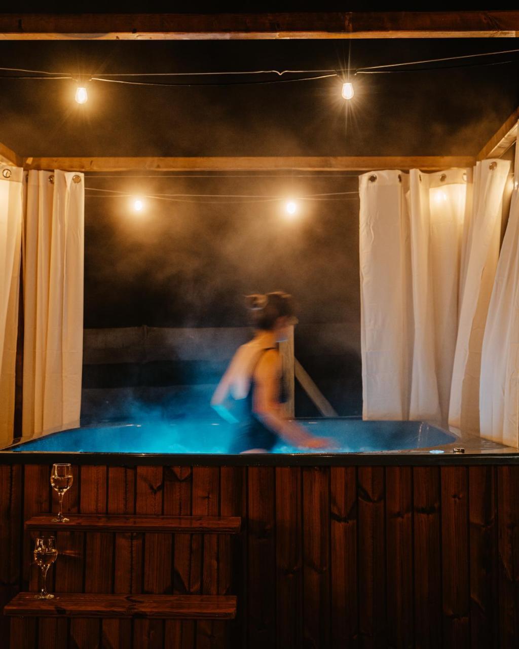Sarnia Łąka Domek 2 z Prywatnym Jacuzzi in Stronie Slaskie, Poland