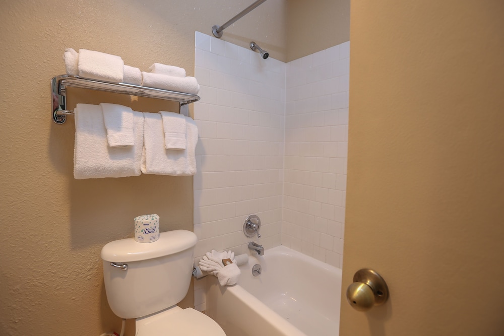 Ebb Tide Oceanfront Inn - photo 53