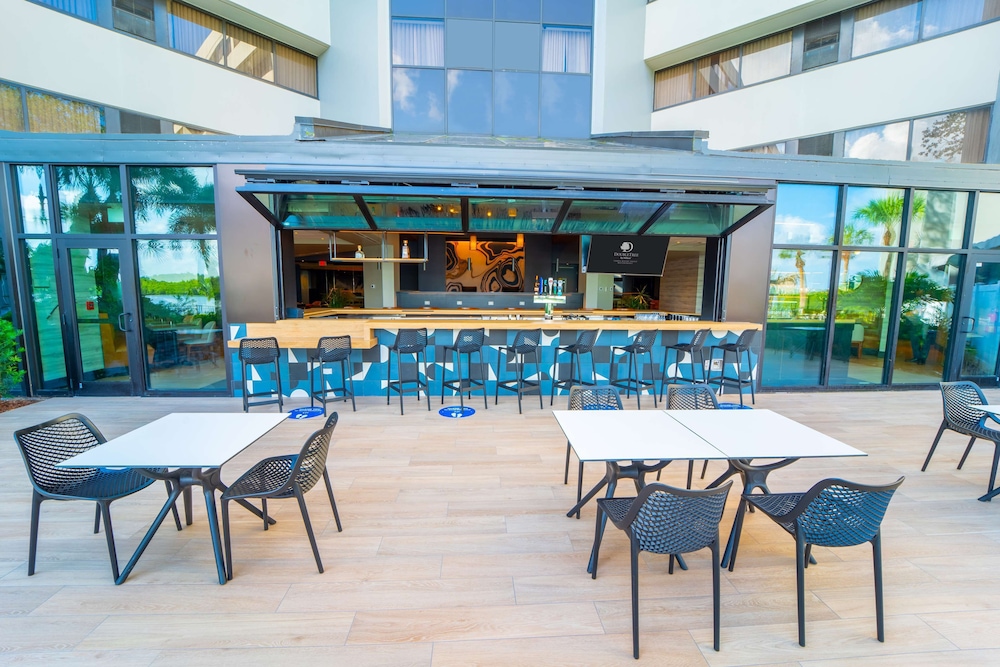 DoubleTree by Hilton Tampa Rocky Point Waterfront - photo 44