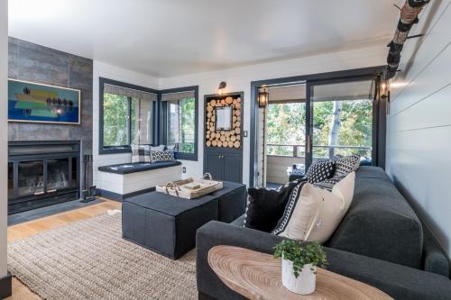 Bluffs 4140 - carbon neutral hotel in Sun Valley