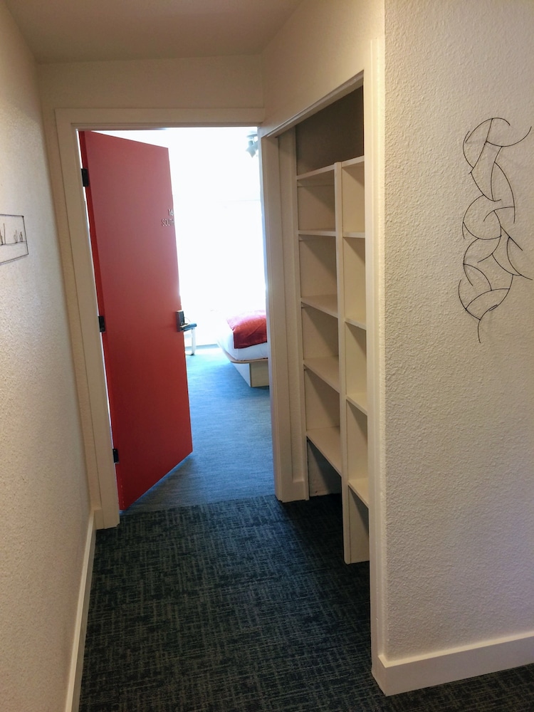 Heliotrope Hotel - photo 9