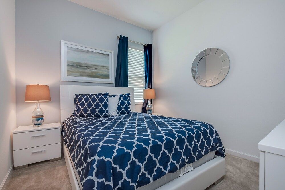 Massive 12 Bed 9.5 Bath Villa at Solterra Resort - photo 7