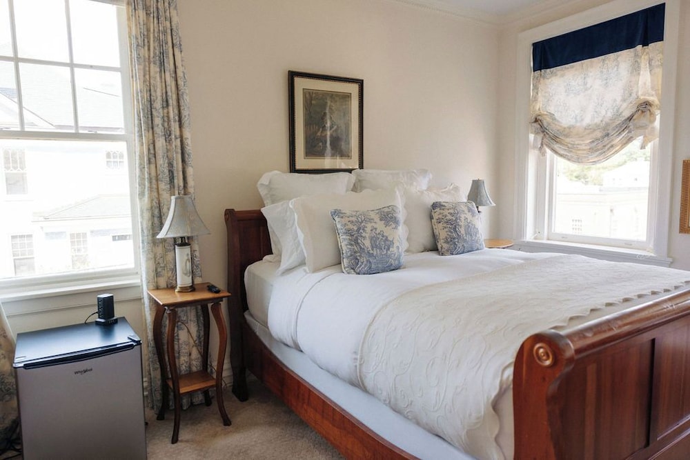 Kenmore Inn - photo 24