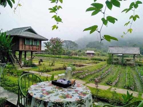 Lhongkhao Samoeng By Chivilla in Unknown City, Thailand