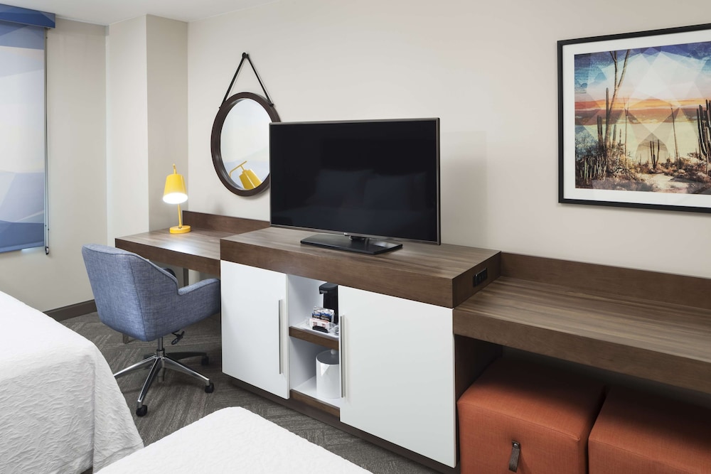 Hampton Inn & Suites Phoenix Downtown - photo 11