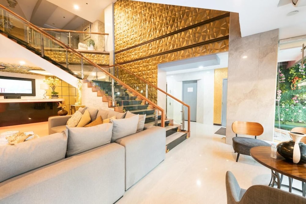 Amore Hotel Manila in Muntinlupa, Philippines