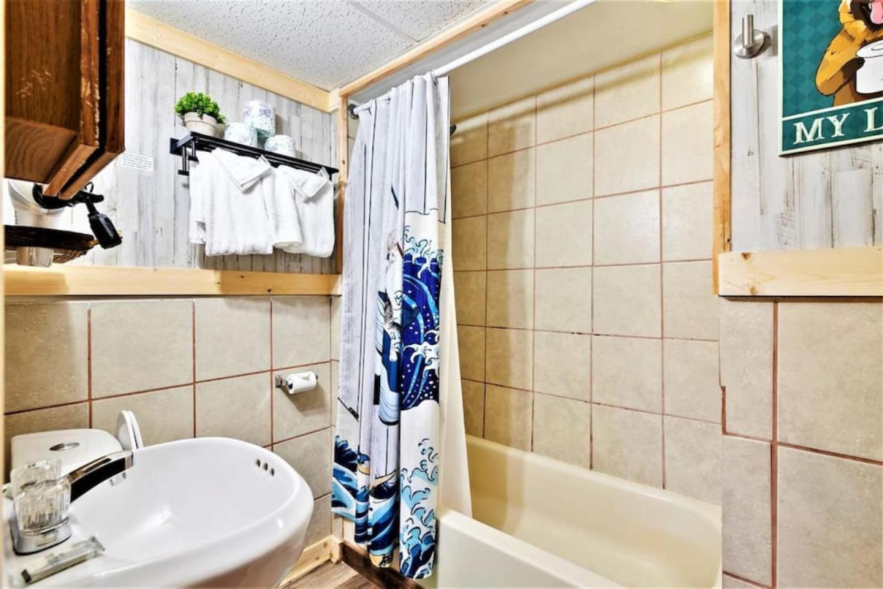 6 Renovated Cozy Room Dog Friendly Motel Leadville in Leadville, United States