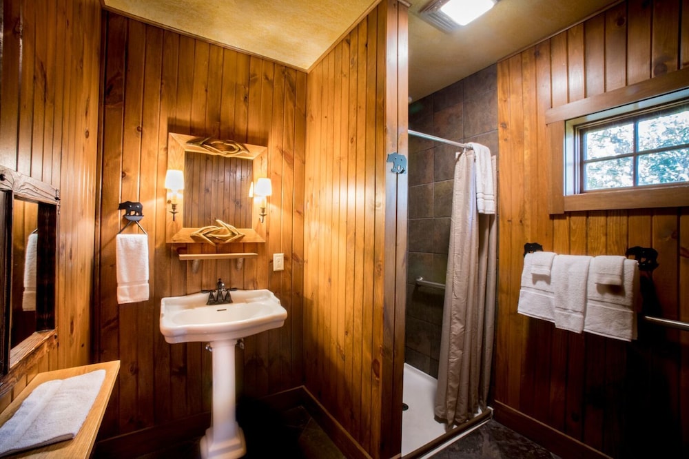 Finger Lakes Lodging - photo 16