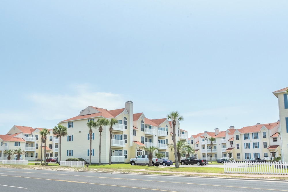 Toes In The Water by Silver Sands Vacation Rentals — 4-Star Luxury Hotel in Port Aransas, United States