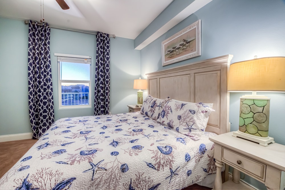Laketown Wharf Resort by Aneliya's Rentals - photo 97