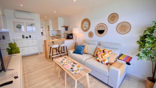 Estrella Del Mar Beachfront With Panoramic Sea View — Mijas