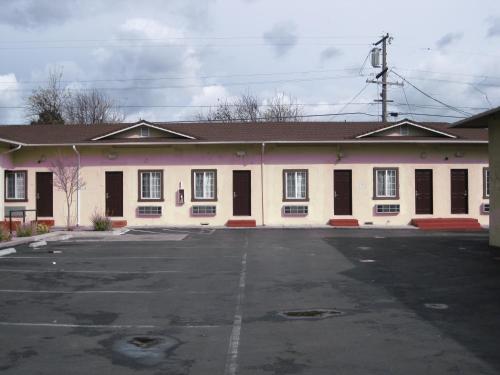 Economy Inn Richmond - photo 23