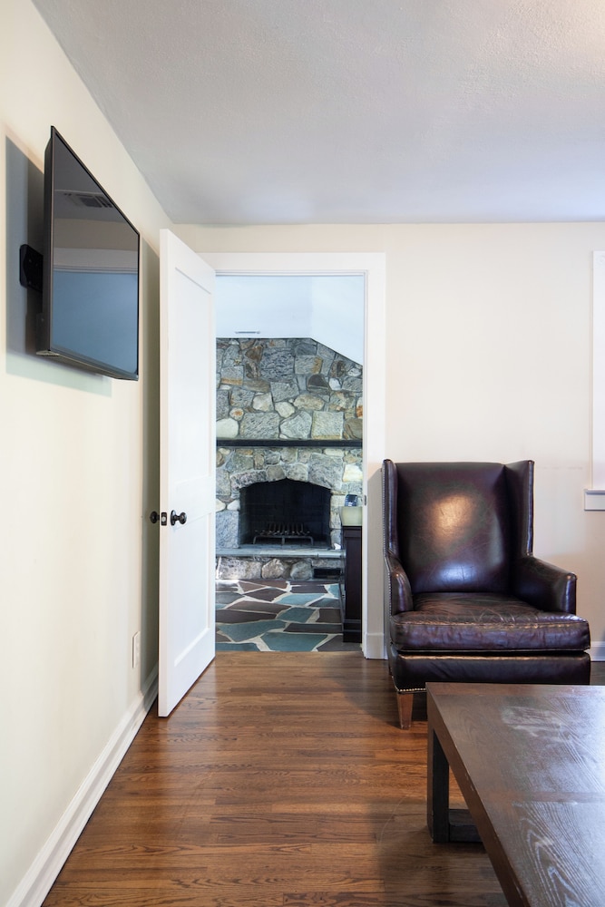 Hampton's Vacation Inn - photo 74