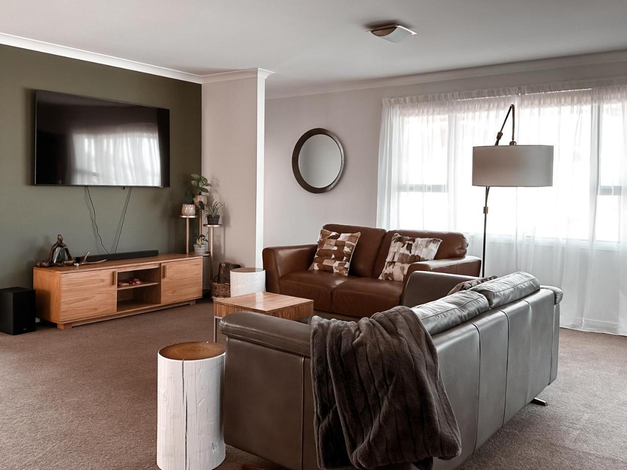 Little Luxe on Revell in Hokitika, New Zealand