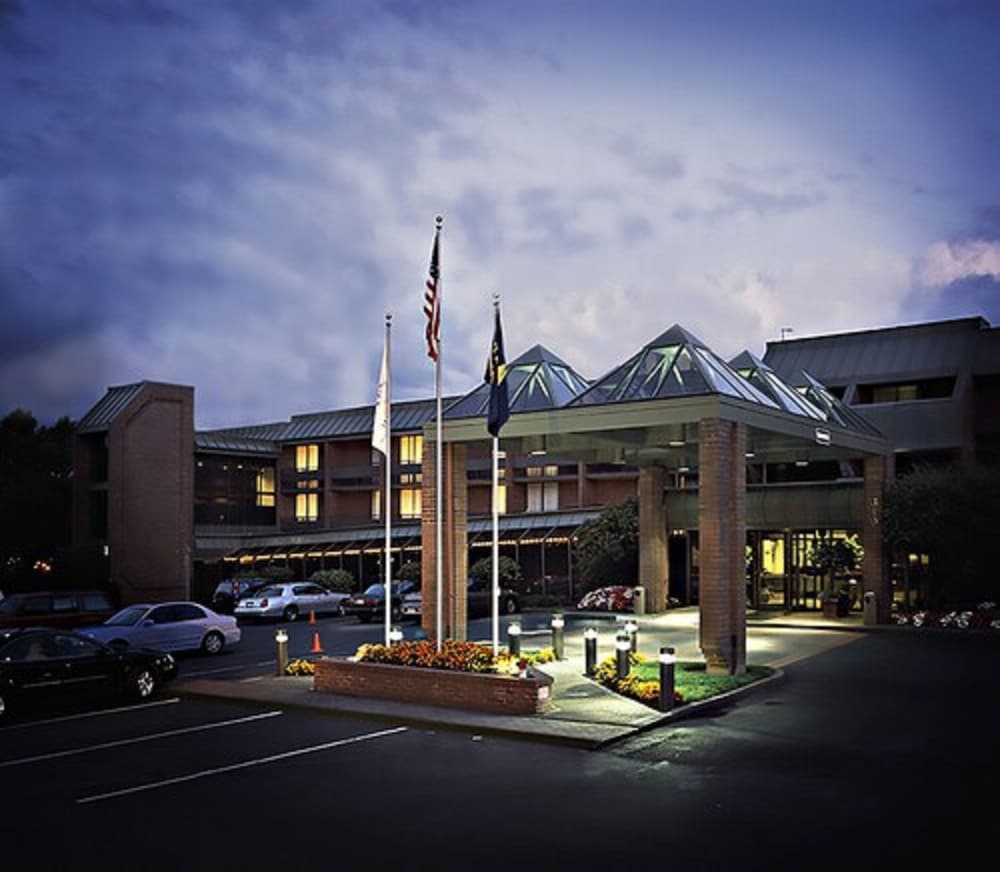University Place Hotel & Conference Center - photo 31
