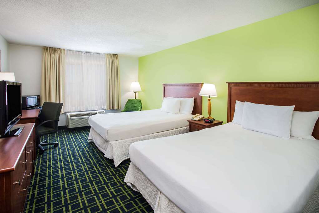 Days Inn by Wyndham Florence Near Civic Center - photo 13