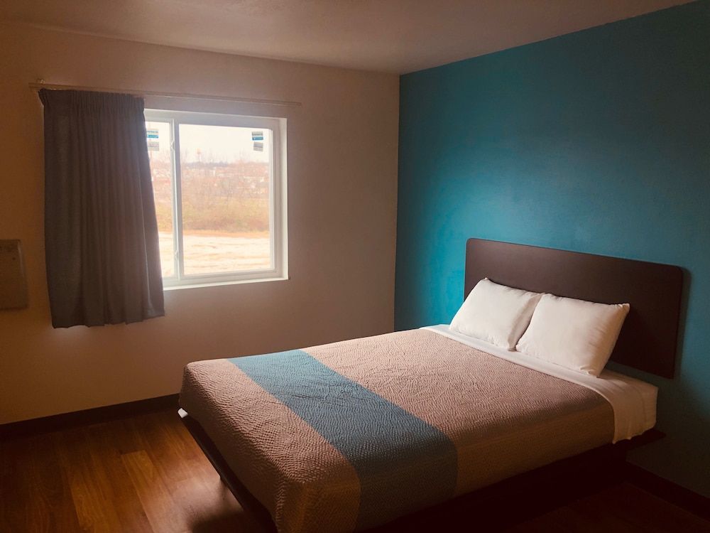 Troy Inn and Suites - photo 16