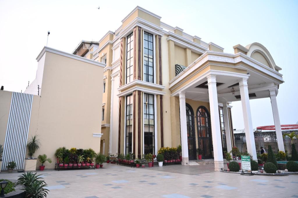 Hotel Krinoscco in Ajodhya, India