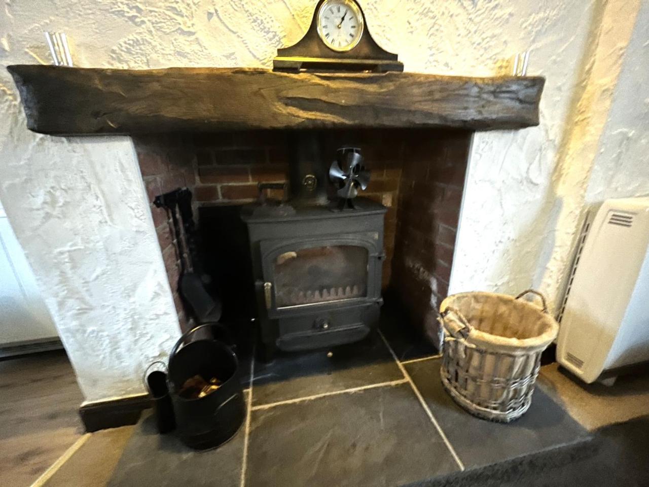 Entire 2 Bedroom Cottage in Whitby