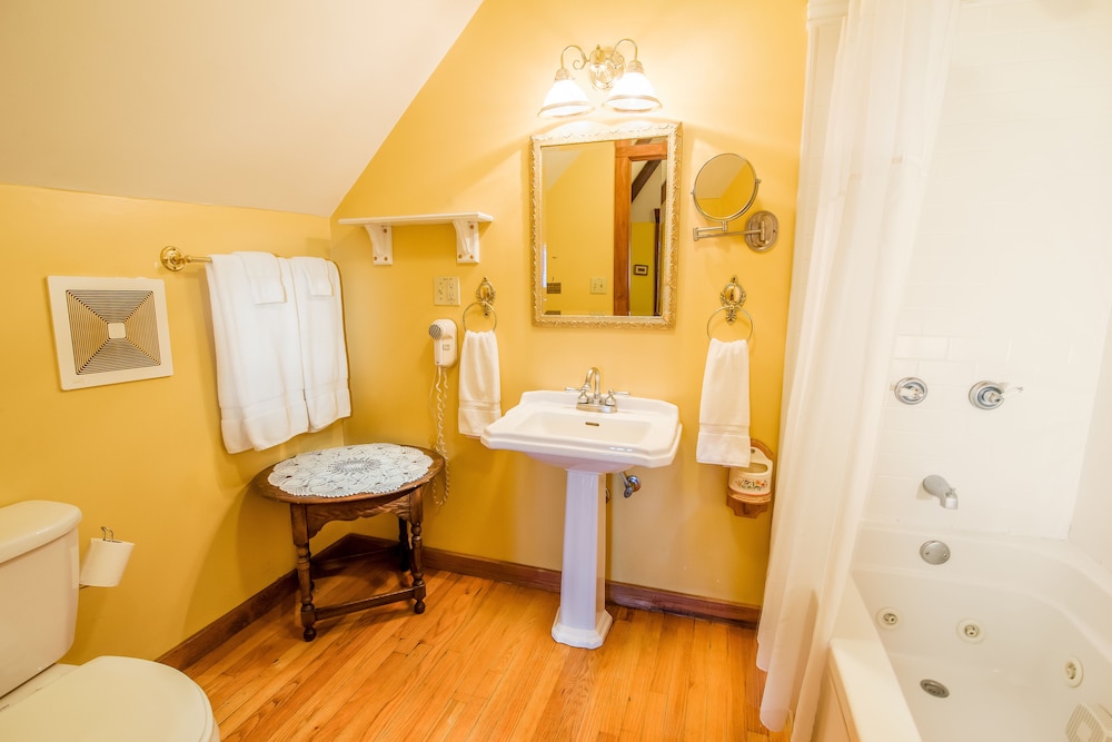 Sweetwater Branch Inn - photo 143