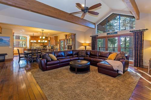 Luxury 4 bedroom 4 5 bath luxury home that sleeps 10