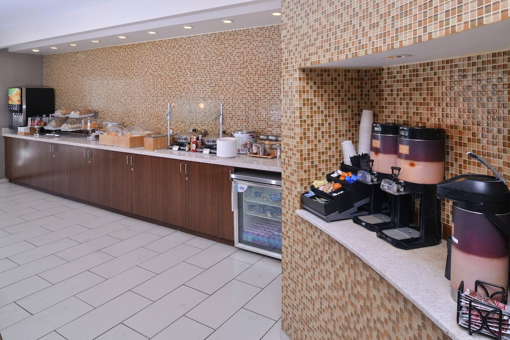 SpringHill Suites by Marriott Las Vegas Henderson - photo 18