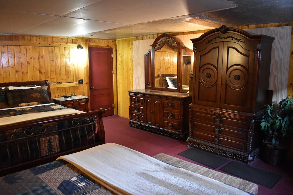Silver Horseshoe Inn - photo 12