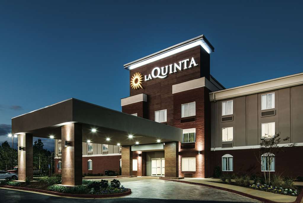 La Quinta Inn & Suites by Wyndham Milledgeville - featured photo