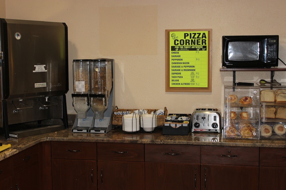 Americas Best Value Inn Grand Forks - photo 30