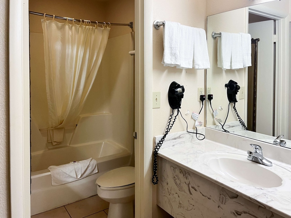 Motel 6 Abbeville AL - photo 14