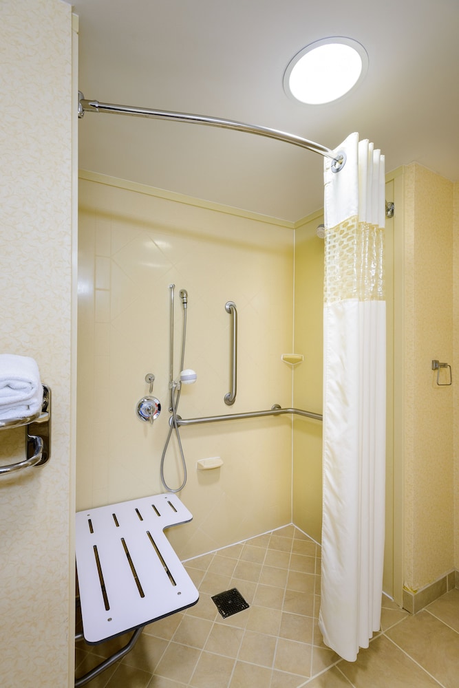 Hampton Inn & Suites Frederick Fort Detrick - photo 28