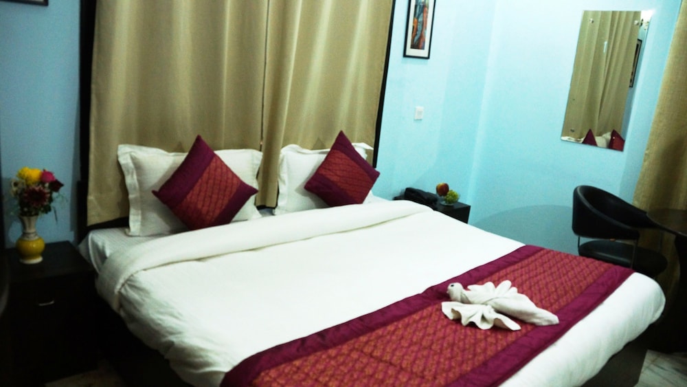 Maxfort Service Apartment