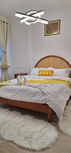 Modern & Chic 1BRM w heated pool lounge and Gym