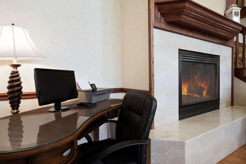Country Inn & Suites by Radisson Bismarck Waterpark - photo 11