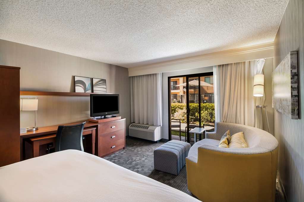 Sonesta Select Huntington Beach Fountain Valley - photo 9